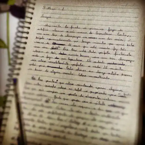 Redação - caderno com letra de mão - by Wesley Santos